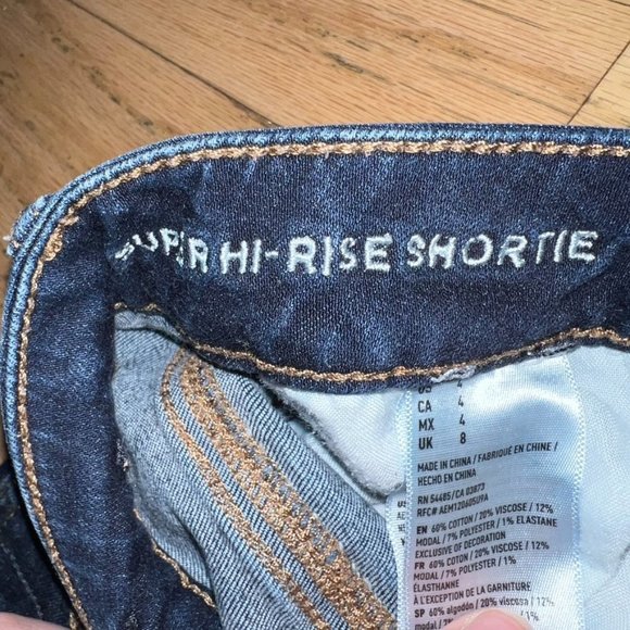 𝅺AMERICAN Eagle Dark Wash Super Hi-Rise Shortie - 4 - Picture 3 of 3
